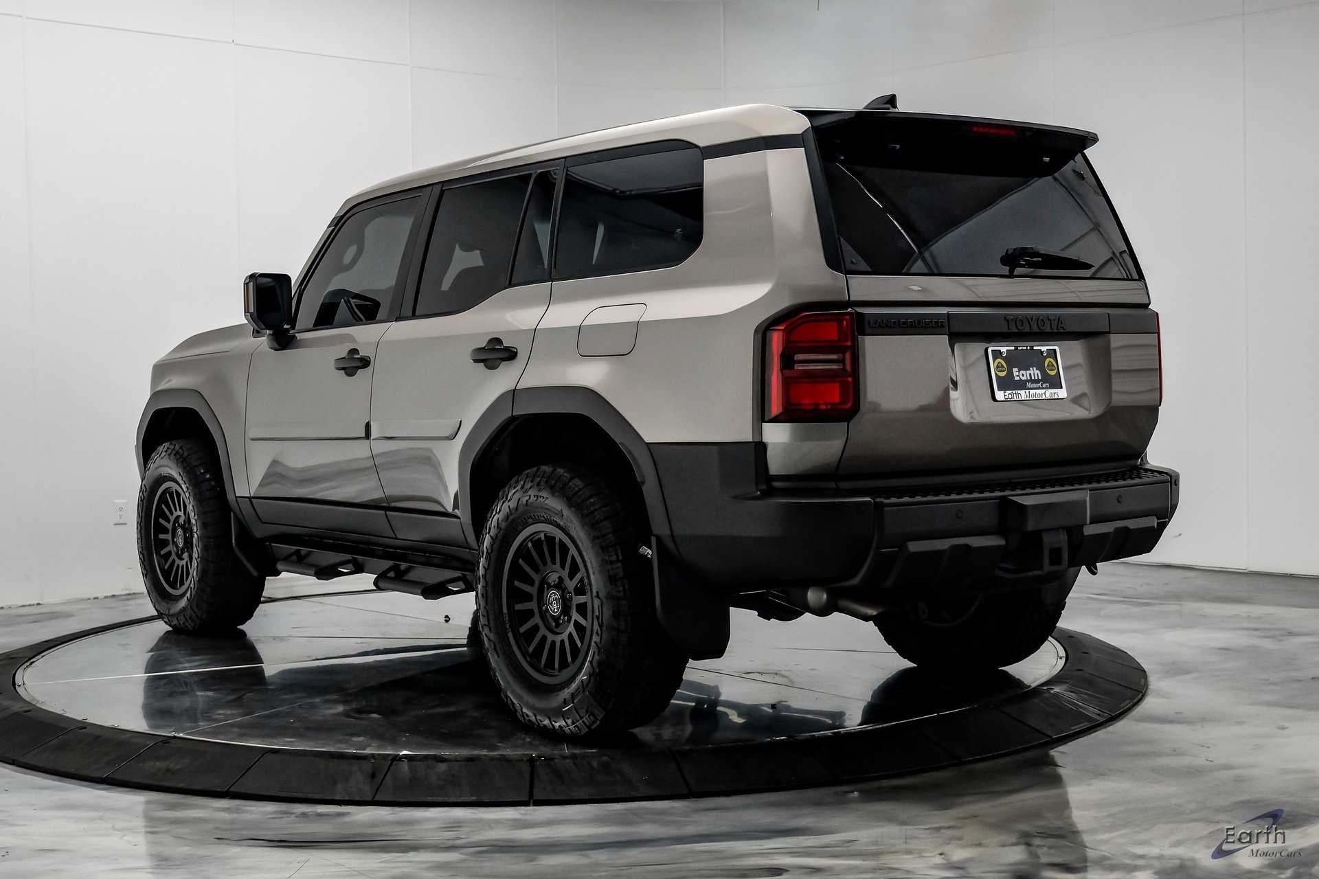 Used 2024 Toyota Land Cruiser image 9