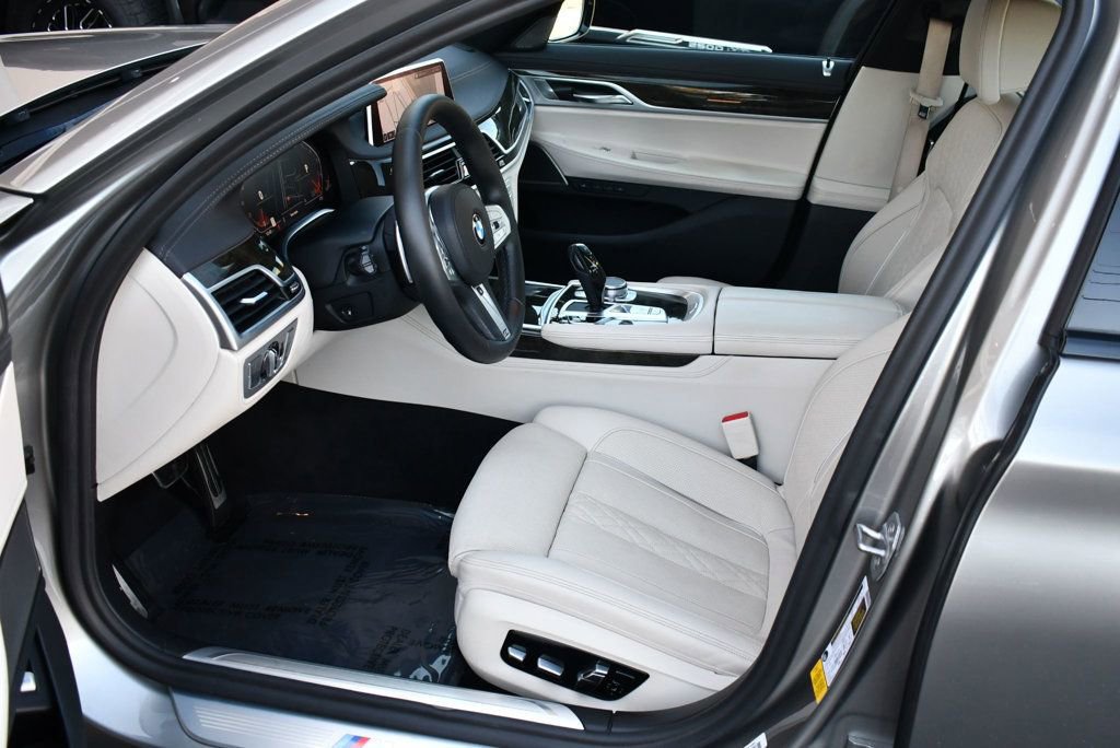 Used 2020 BMW 740i w/ Luxury Rear Seating Package image 14