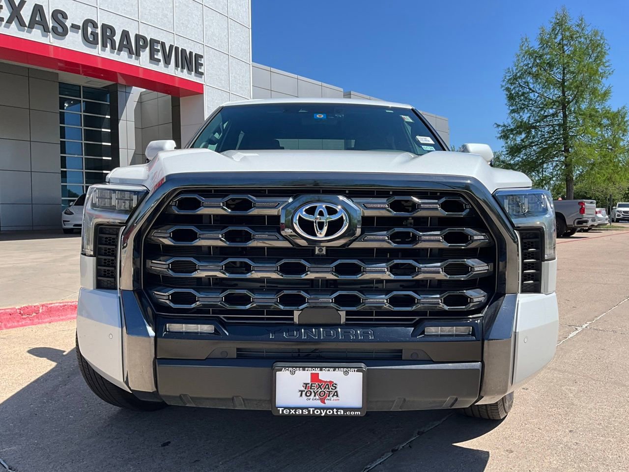 Used 2023 Toyota Tundra Platinum image 3