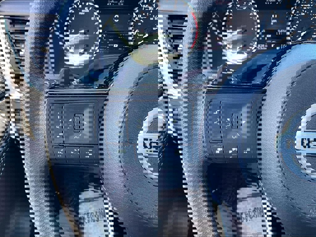 Used 2021 Nissan Rogue S AWD/4WD image 21