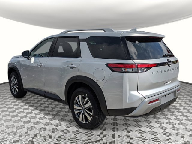 New 2025 Nissan Pathfinder SL image 3