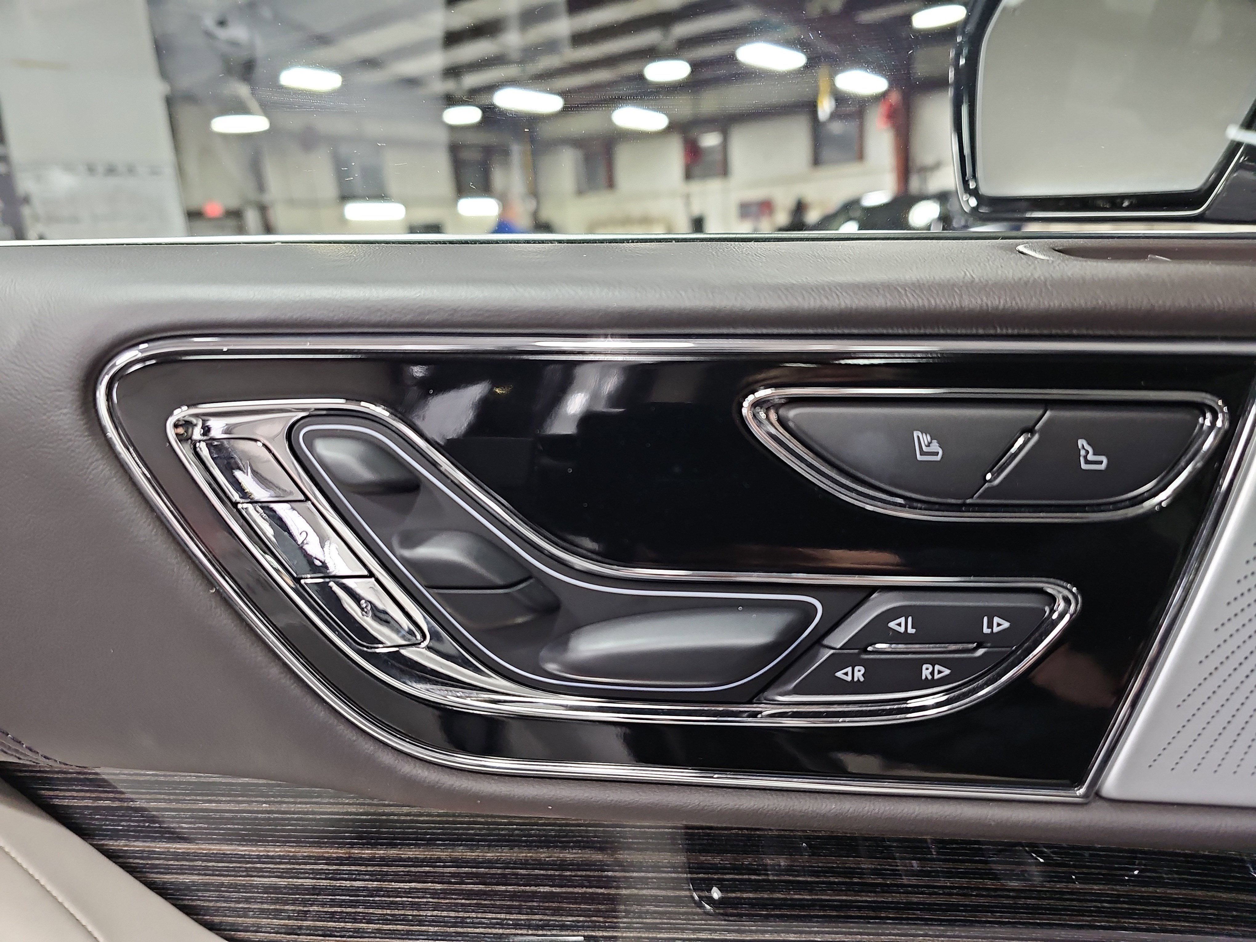 Used 2024 Lincoln Navigator Black Label AWD/4WD image 31