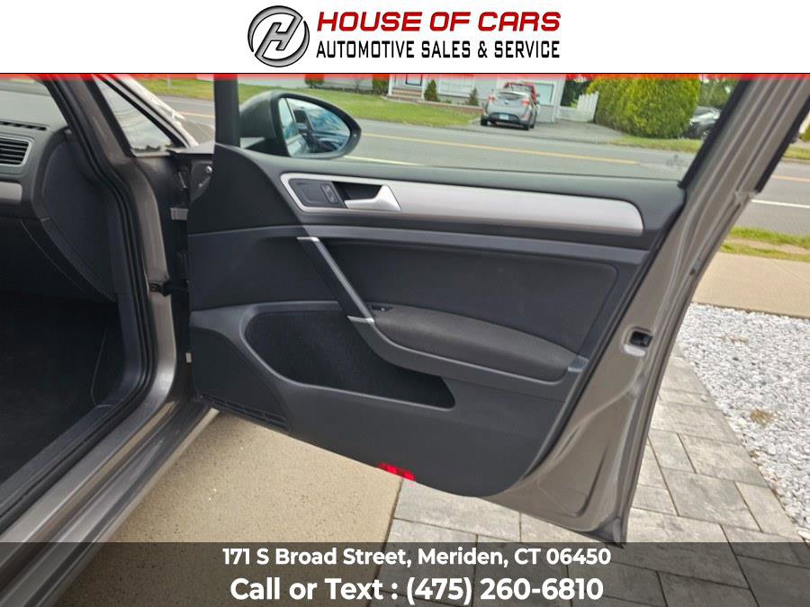 Used 2016 Volkswagen e-Golf SE image 35