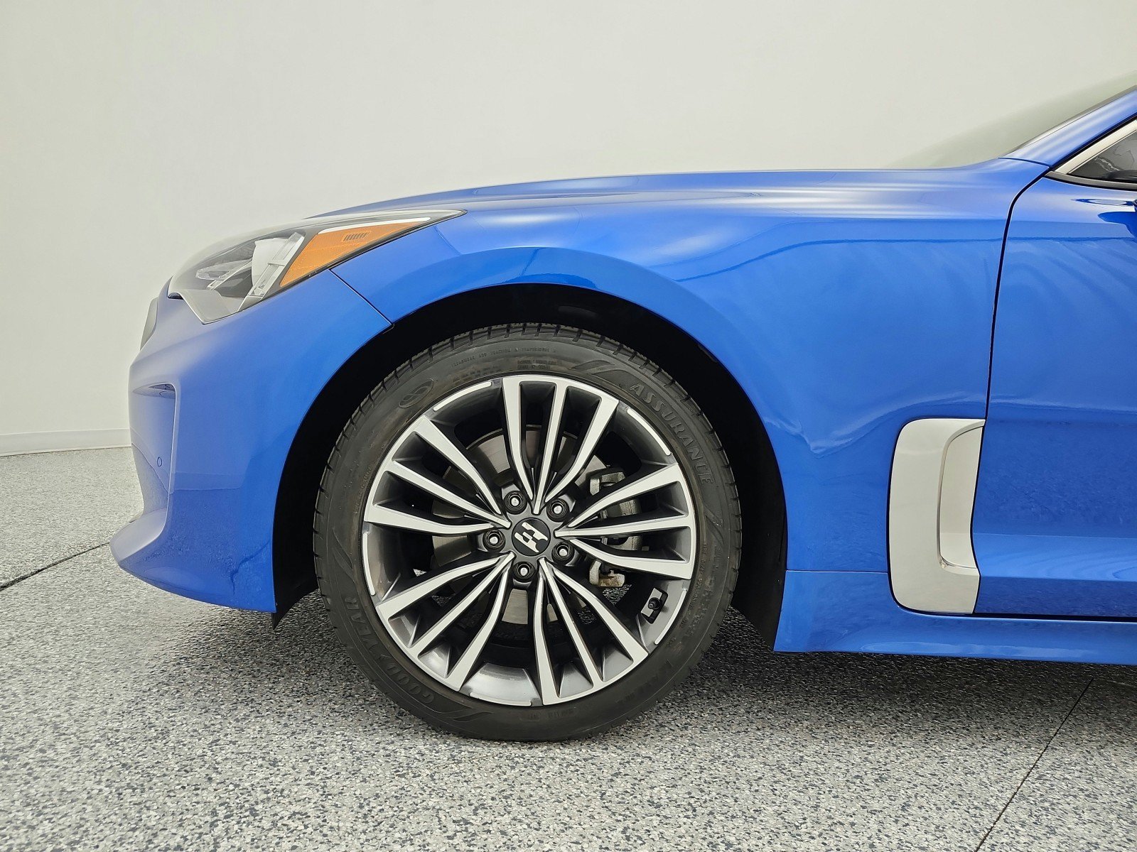 Used 2019 Kia Stinger RWD image 17