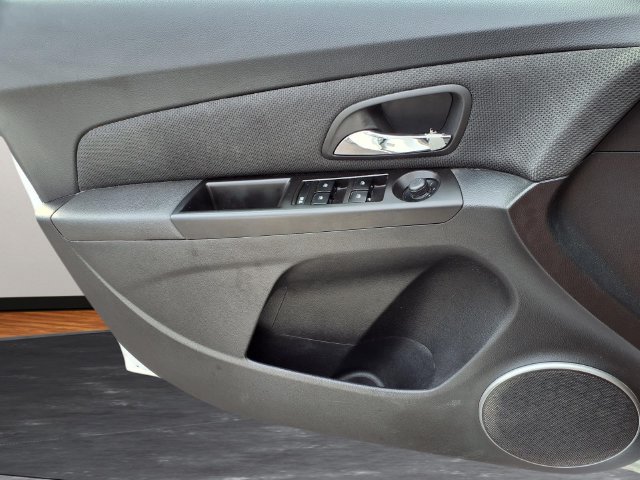 Used 2012 Chevrolet Cruze LT FWD image 13