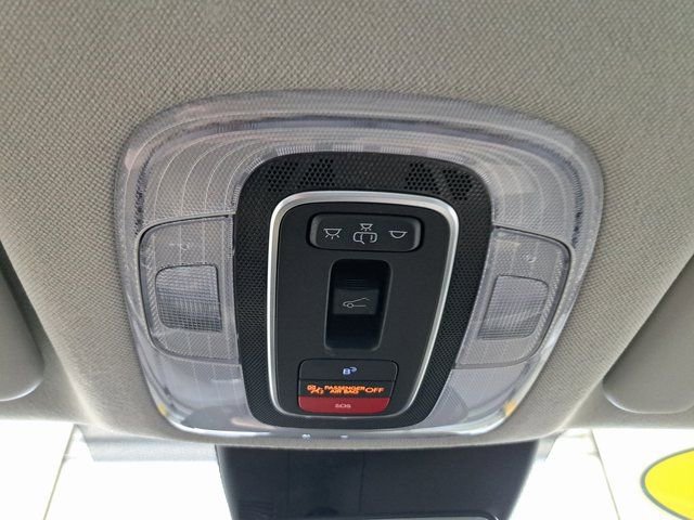 Used 2025 Hyundai Elantra Limited FWD image 16