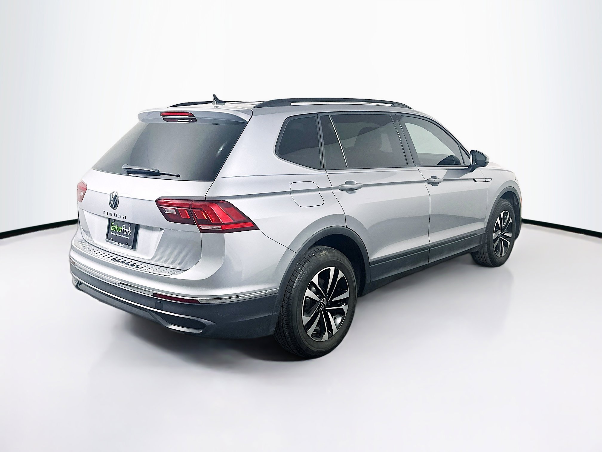 Used 2024 Volkswagen Tiguan S w/ MDO Package, Three-Row image 9