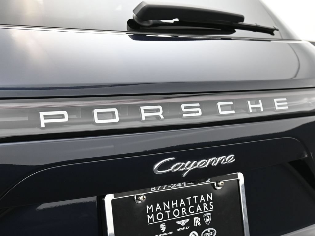 Certified 2022 Porsche Cayenne AWD/4WD image 14