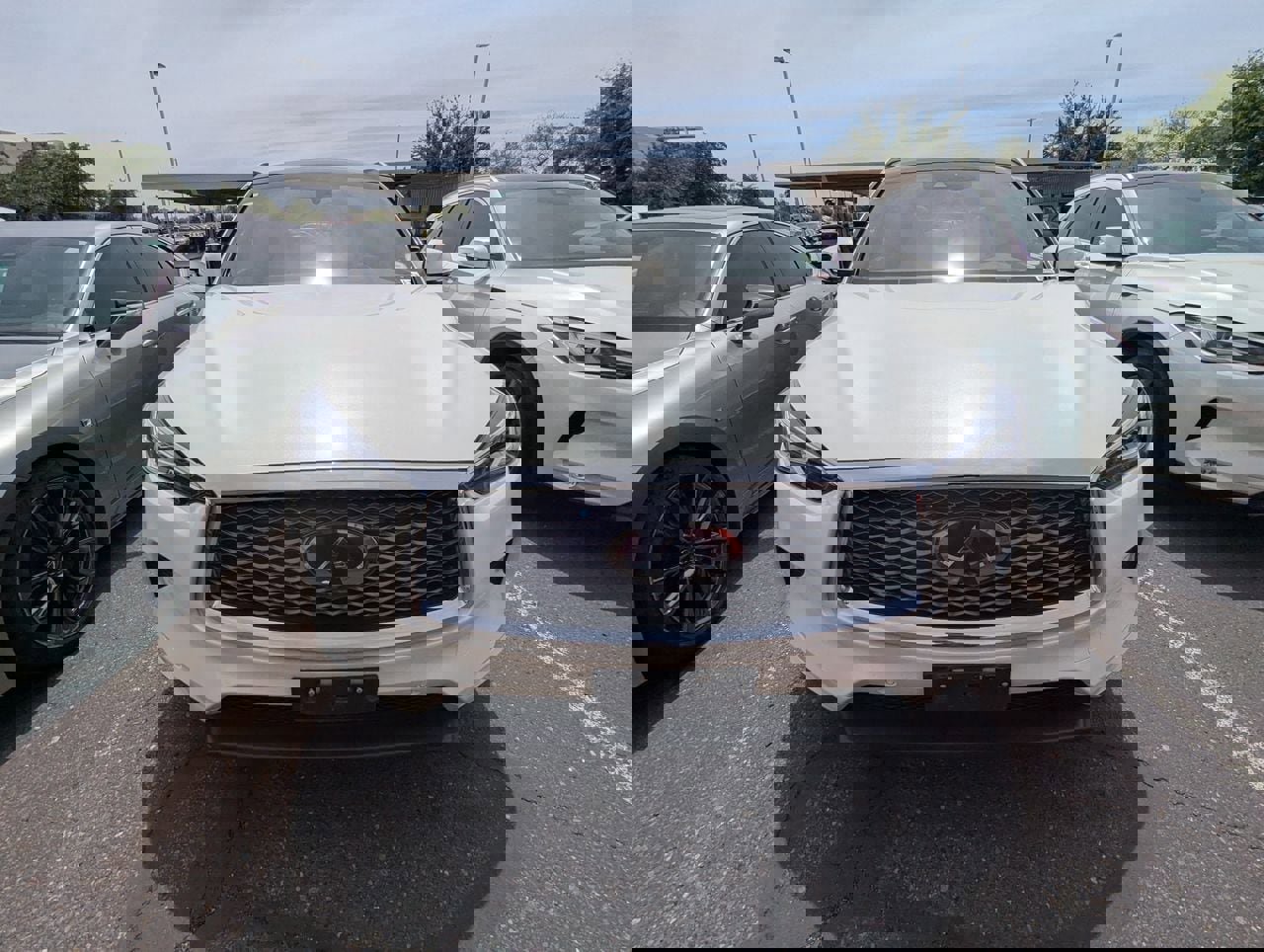 Certified 2019 INFINITI QX50 Essential w/ Sensory Package AWD/4WD image 3