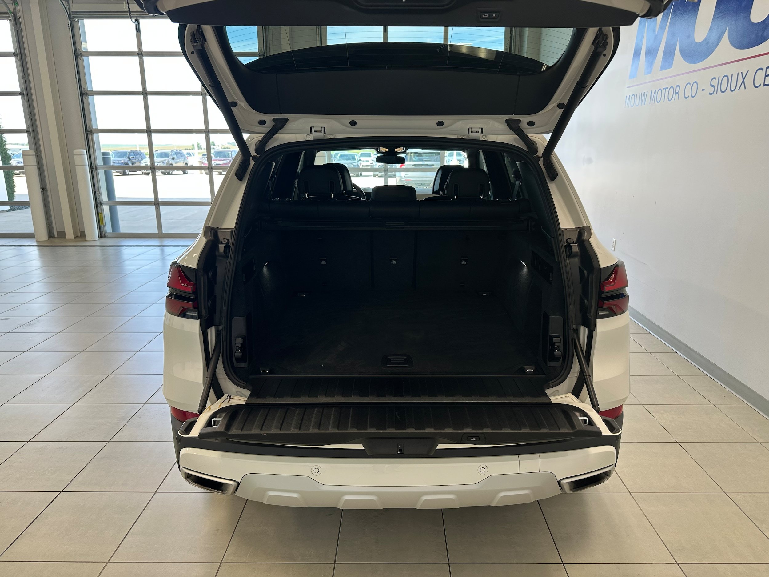 Used 2024 BMW X5 xDrive40i w/ Premium Package AWD/4WD image 7