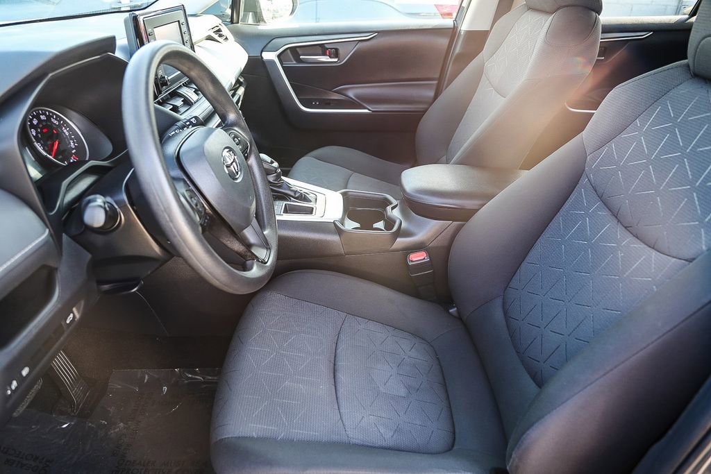 Used 2021 Toyota RAV4 XLE image 19