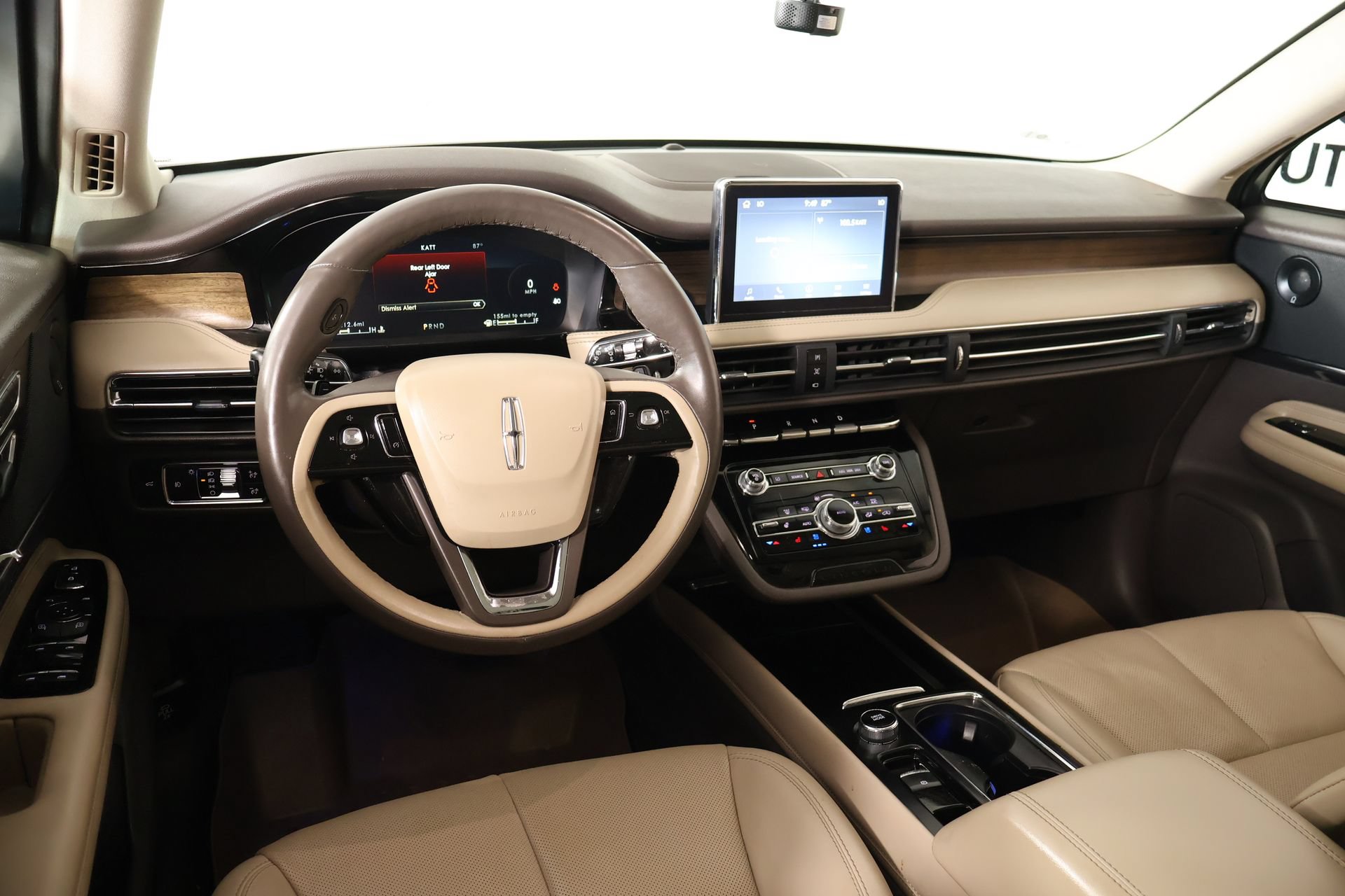 Used 2021 Lincoln Corsair Reserve w/ Elements Package FWD image 2