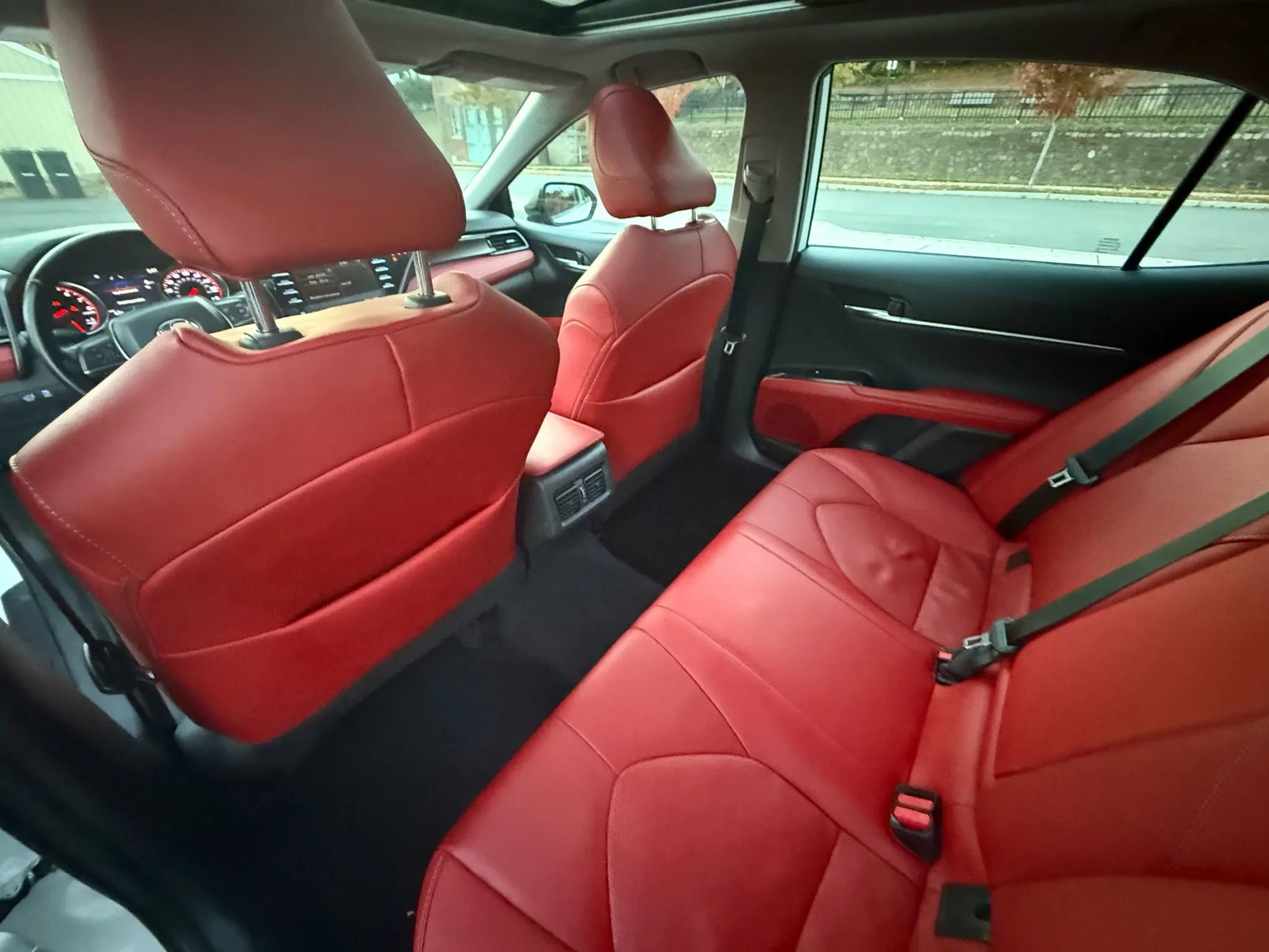 Used 2020 Toyota Camry XSE image 27