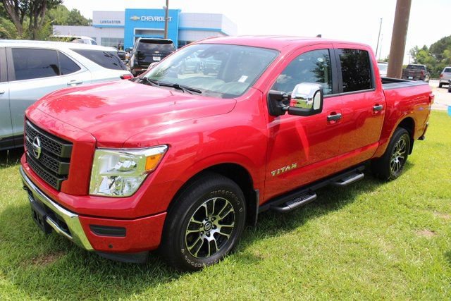 Used 2022 Nissan Titan SV w/ SV Convenience Package AWD/4WD image 3