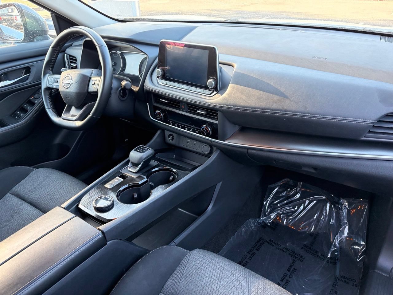 Certified 2025 Nissan Rogue SV AWD/4WD image 13