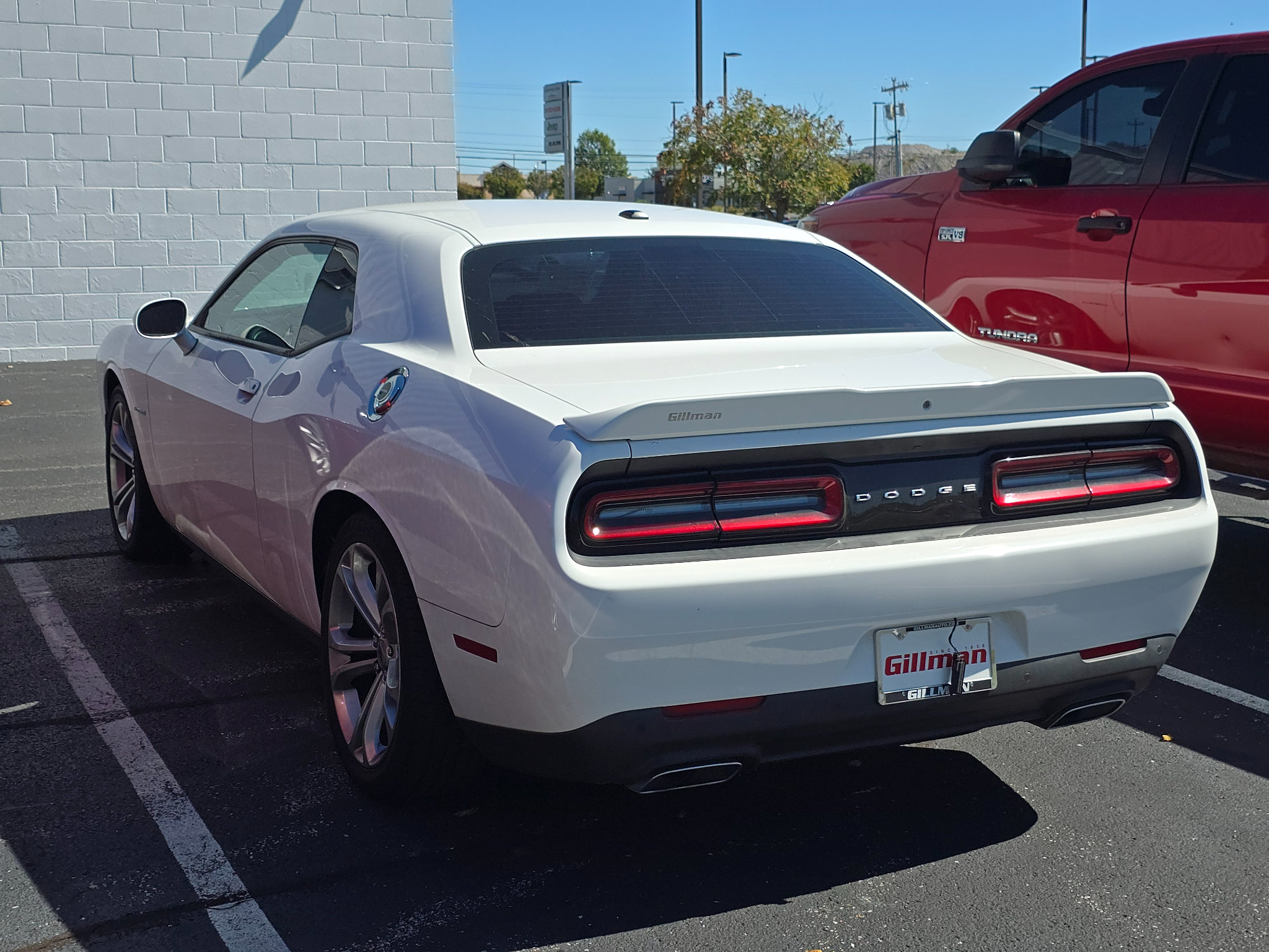 Used 2022 Dodge Challenger R/T RWD image 4