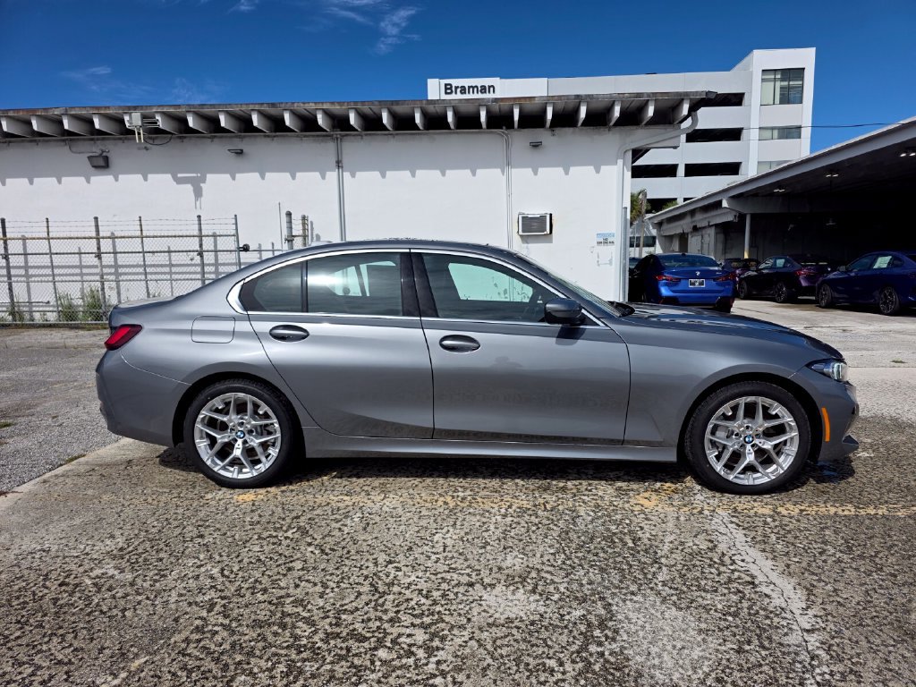 New 2026 BMW 330i Sedan RWD image 3