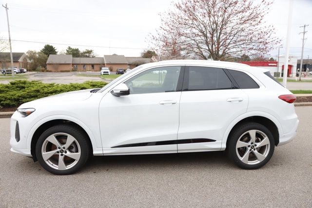 Used 2025 Audi Q5 Premium Plus w/ Premium Plus AWD/4WD image 8