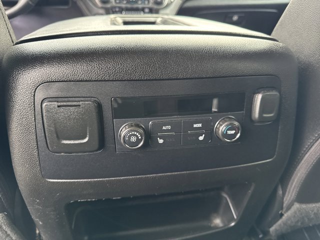 Used 2018 Chevrolet Suburban LT w/ Luxury Package image 17
