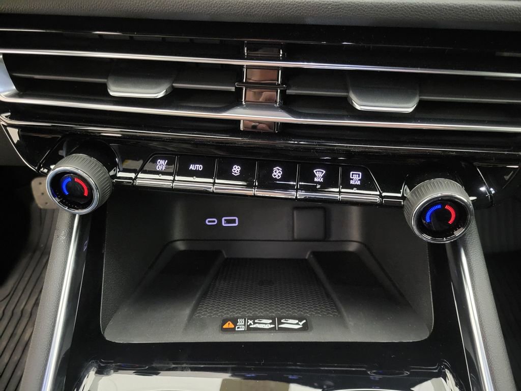 New 2026 Chevrolet Traverse LT w/ Driver Confidence Package FWD image 34