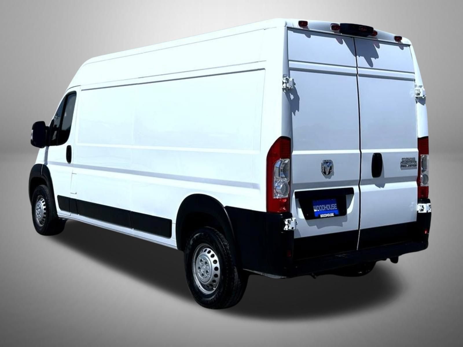 Used 2024 RAM ProMaster 2500 w/ Storage Group FWD image 8
