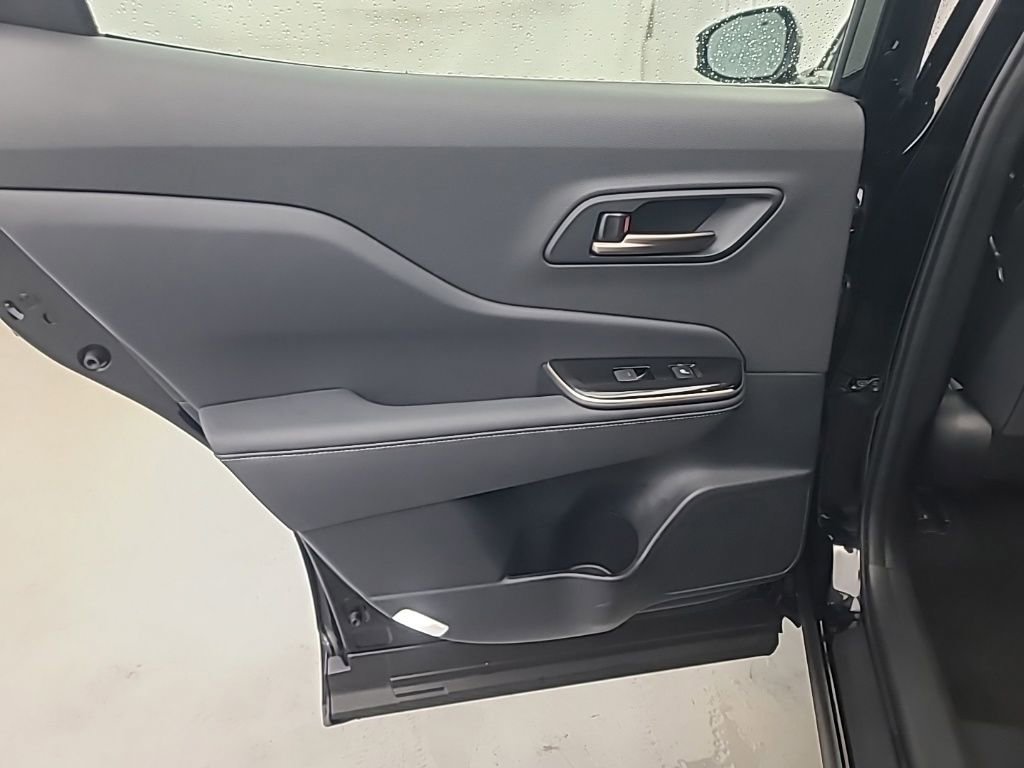 Used 2025 Toyota Crown XLE AWD/4WD image 19
