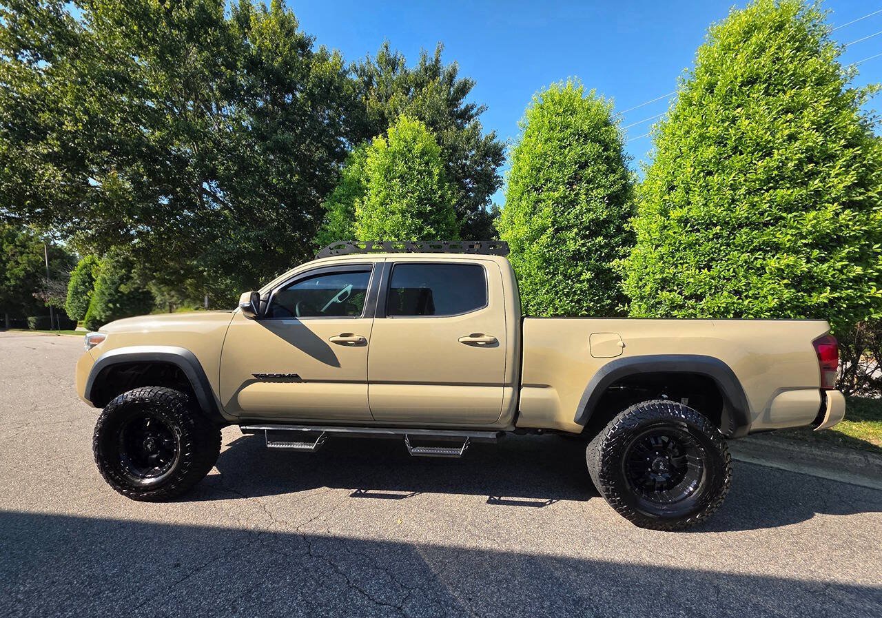 Used 2019 Toyota Tacoma TRD Off-Road w/ Technology Package AWD/4WD image 2