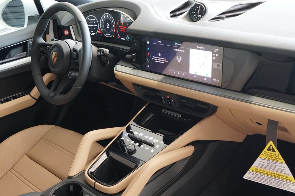 New 2026 Porsche Cayenne Coupe AWD/4WD image 32