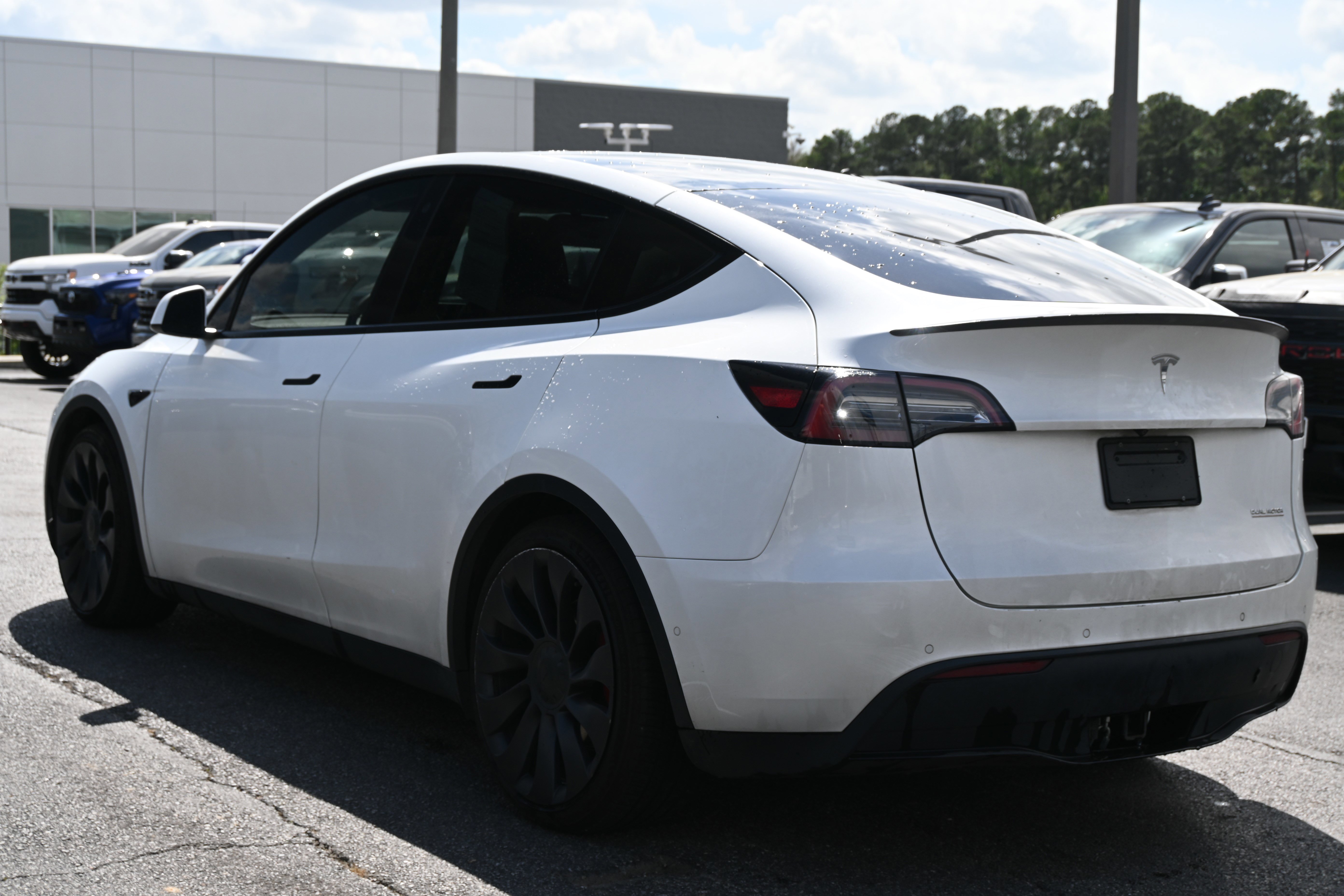 Used 2022 Tesla Model Y Performance image 11