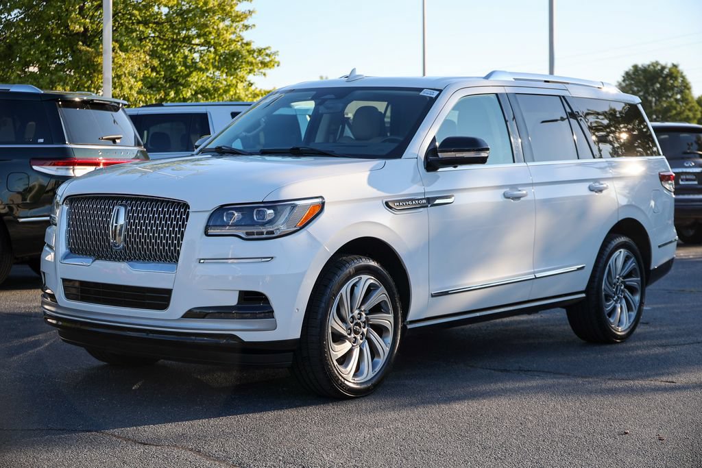 Used 2022 Lincoln Navigator Reserve AWD/4WD image 25