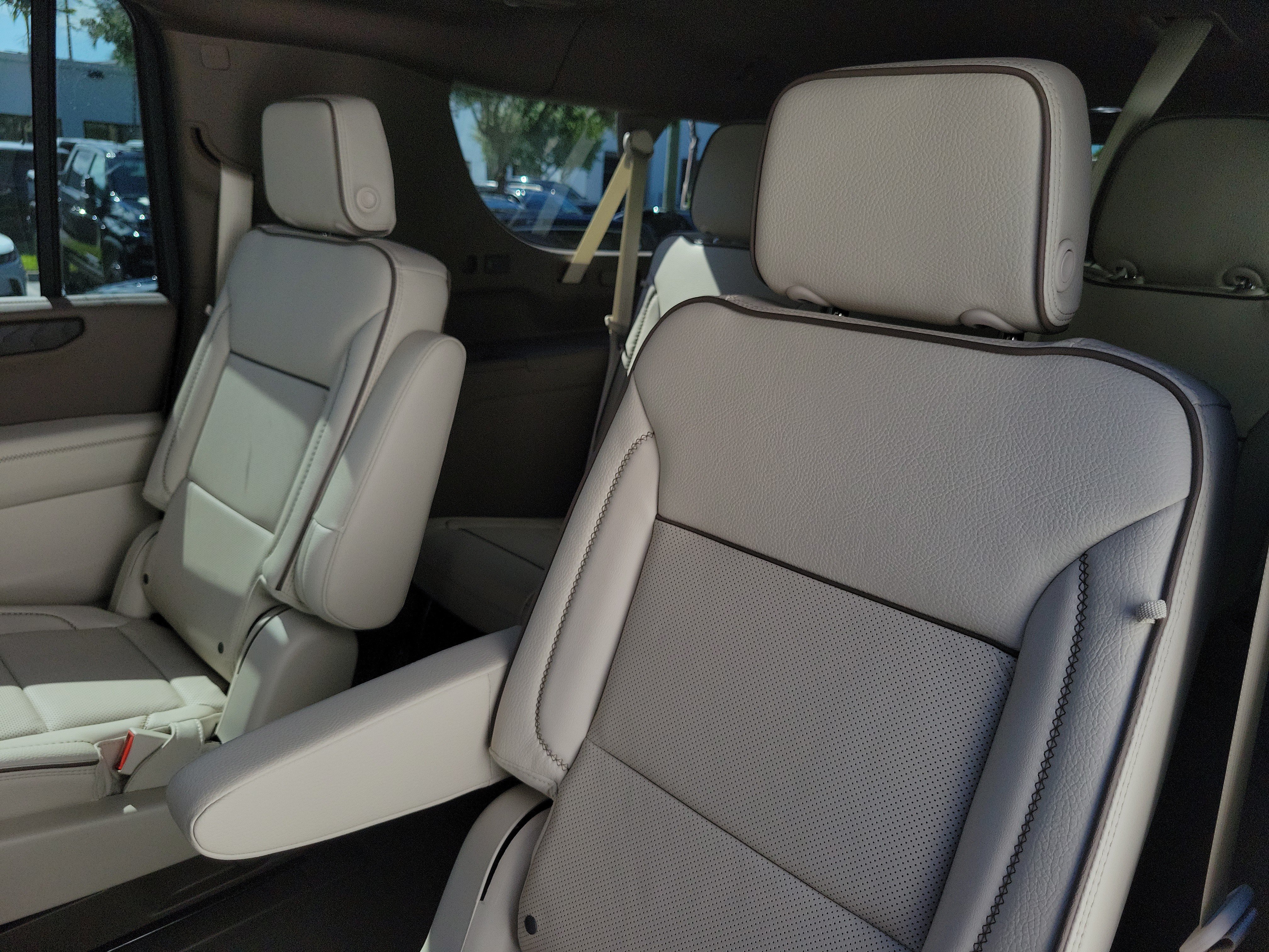 New 2026 GMC Yukon XL Denali w/ Denali Reserve Package AWD/4WD image 14