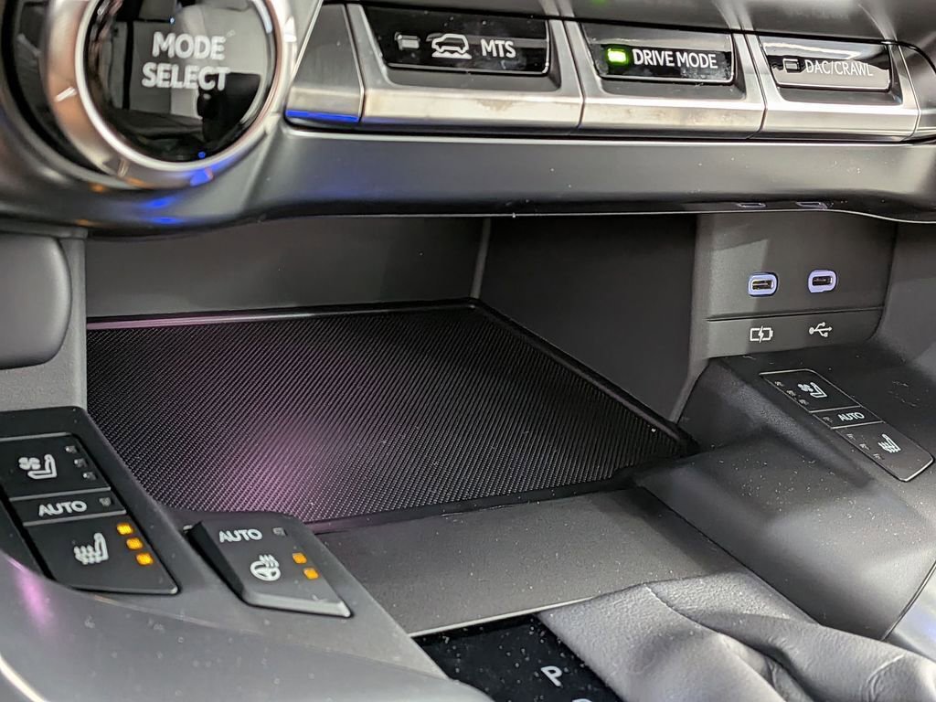 New 2025 Lexus LX 600 4WD w/ Luxury Package image 30