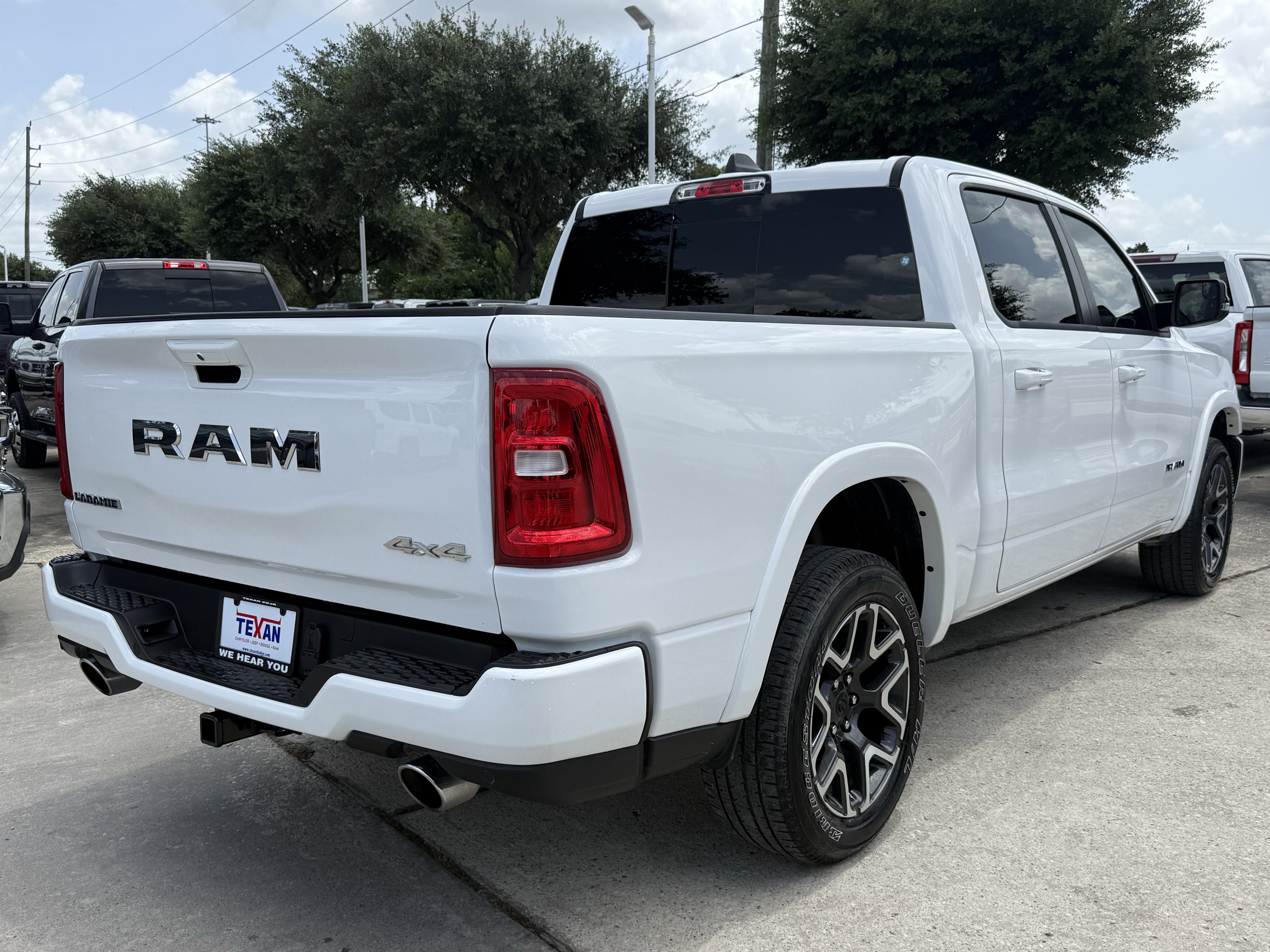 Used 2025 RAM 1500 Laramie w/ Sport Appearance Package AWD/4WD image 5