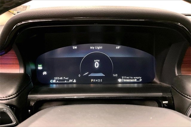 Used 2023 Lincoln Nautilus Reserve w/ Monochromatic Package image 26