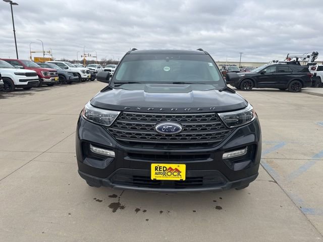 Used 2021 Ford Explorer XLT w/ Equipment Group 202A AWD/4WD image 2