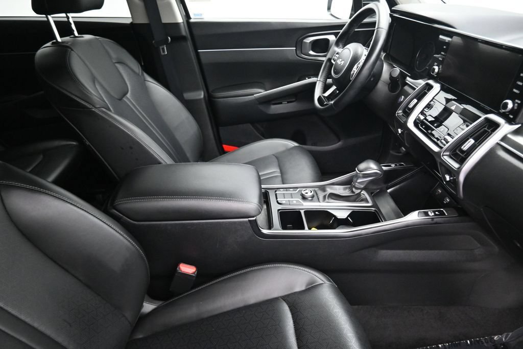 Used 2023 Kia Sorento S w/ Panoramic Sunroof Package FWD image 11