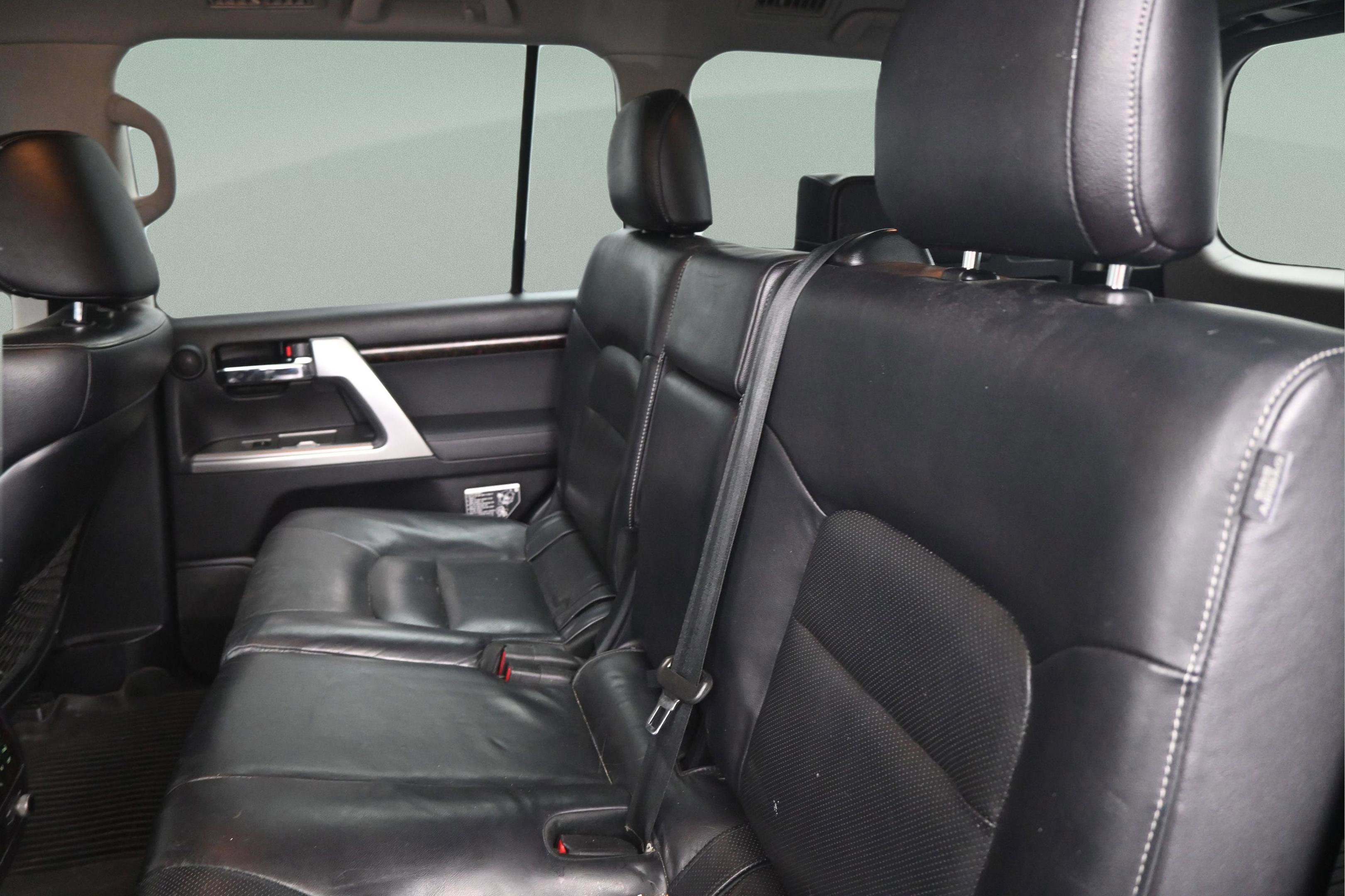 Used 2014 Toyota Land Cruiser AWD/4WD image 33