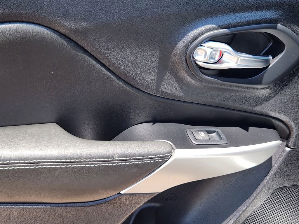 Used 2022 Jeep Cherokee Latitude image 14