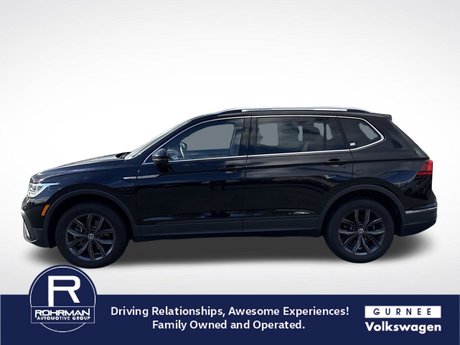 Used 2023 Volkswagen Tiguan SE w/ Panoramic Sunroof Package AWD/4WD image 6
