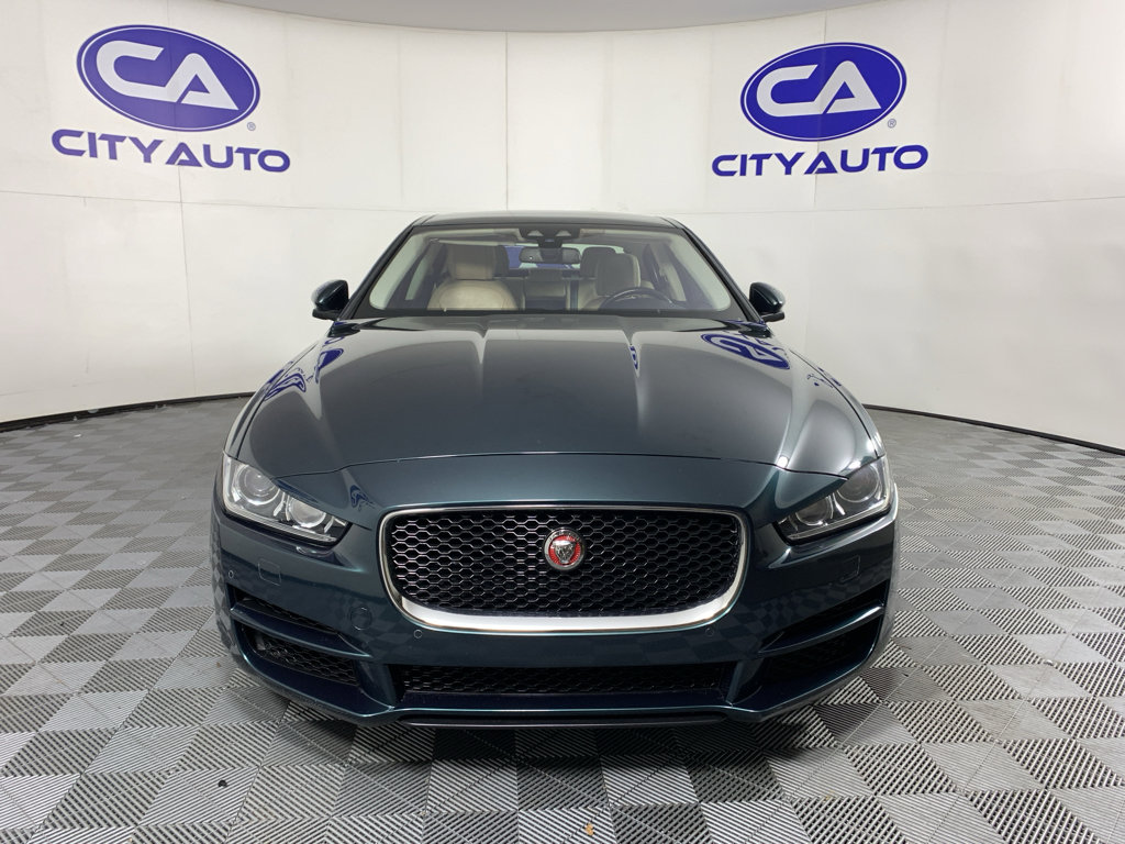 Used 2017 Jaguar XE Prestige image 9