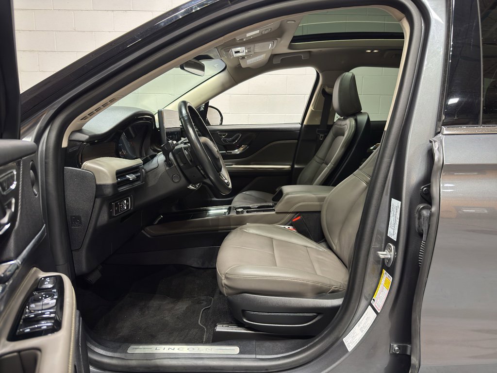 Used 2023 Lincoln Corsair Reserve w/ Equipment Group 202A image 15