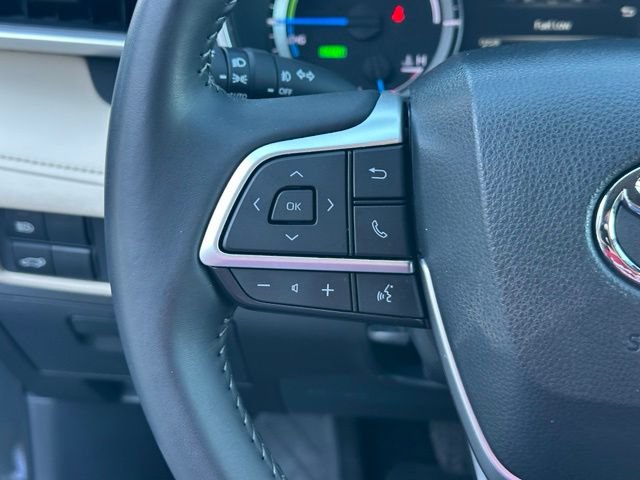 Used 2024 Toyota Highlander XLE AWD/4WD image 18