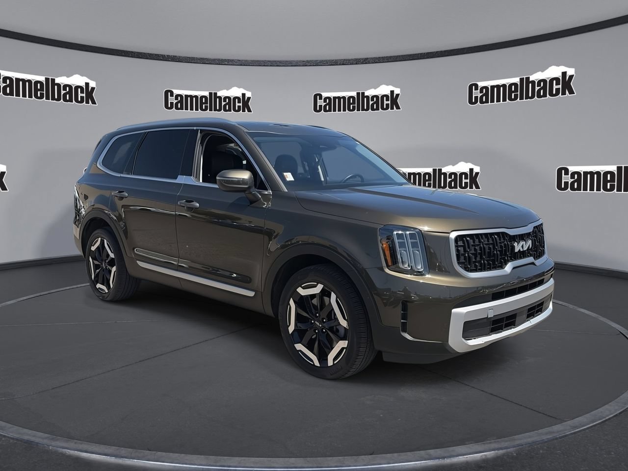 Certified 2025 Kia Telluride EX w/ EX Captain's Chair Package FWD image 1