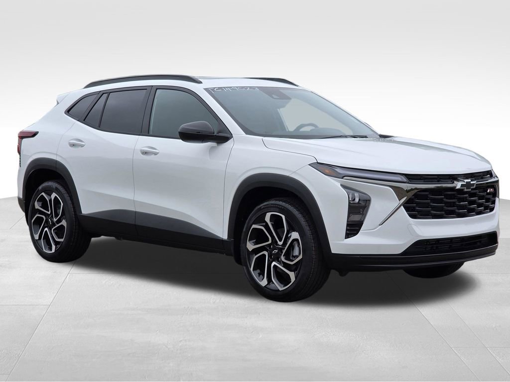 New 2026 Chevrolet Trax RS w/ Sunroof Package FWD image 4