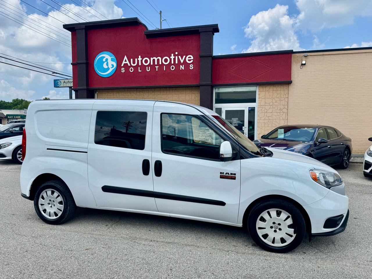Used 2019 RAM ProMaster City Tradesman SLT FWD image 6