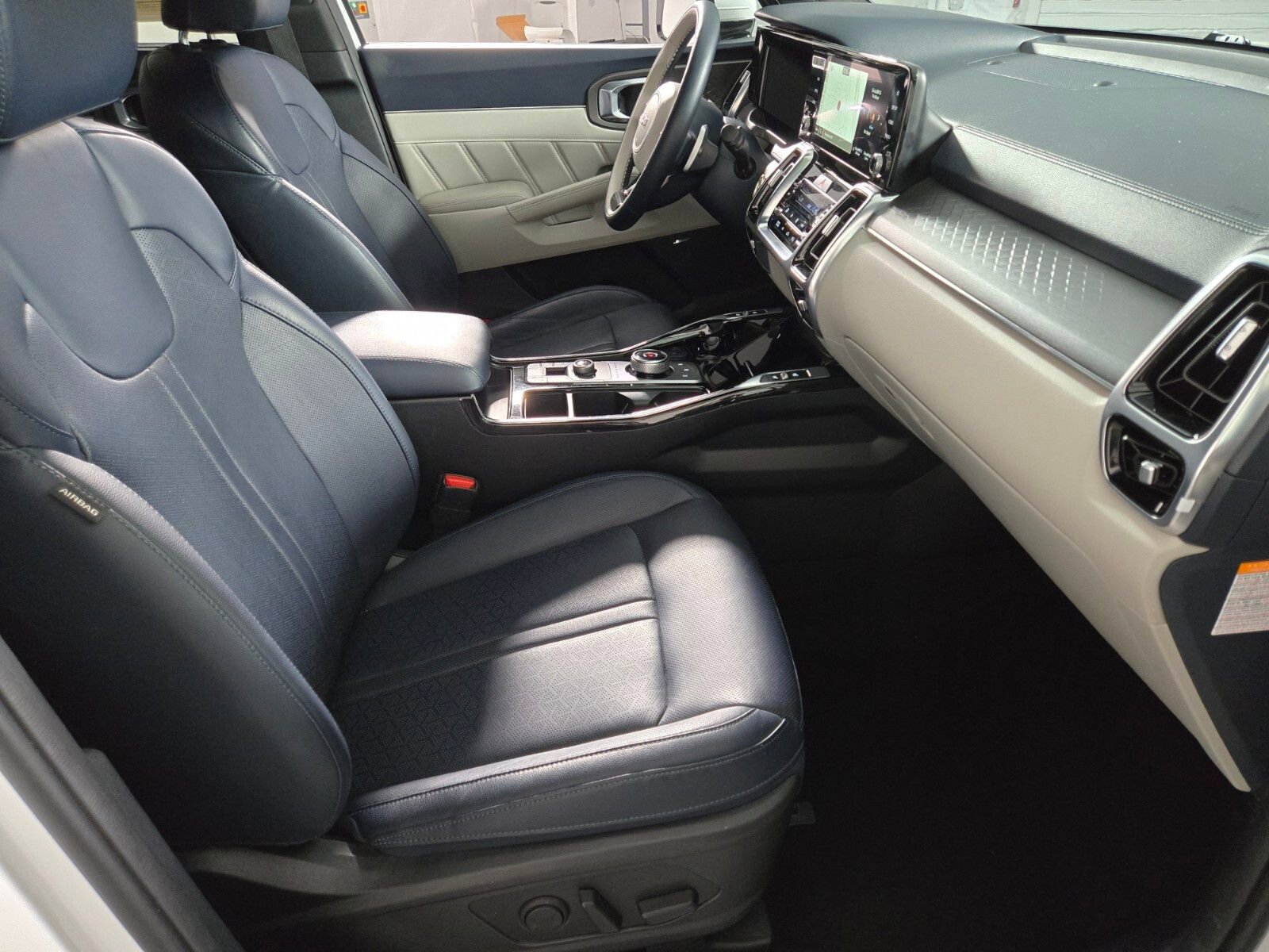 Used 2023 Kia Sorento SX Prestige AWD/4WD image 17