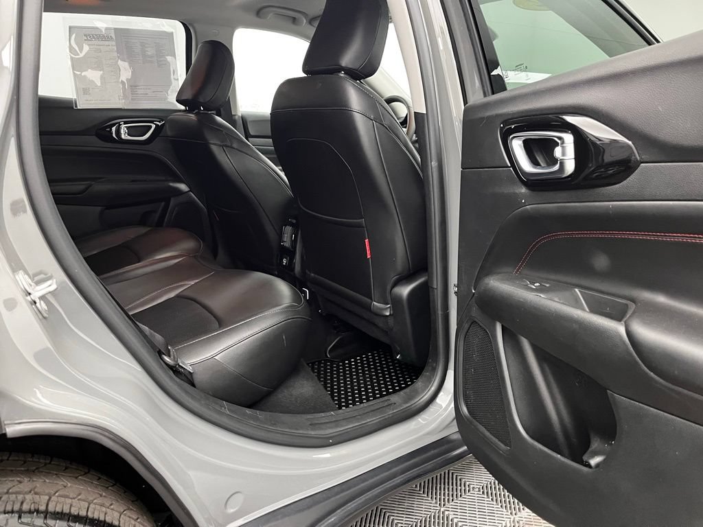 Used 2022 Jeep Compass Trailhawk AWD/4WD image 34