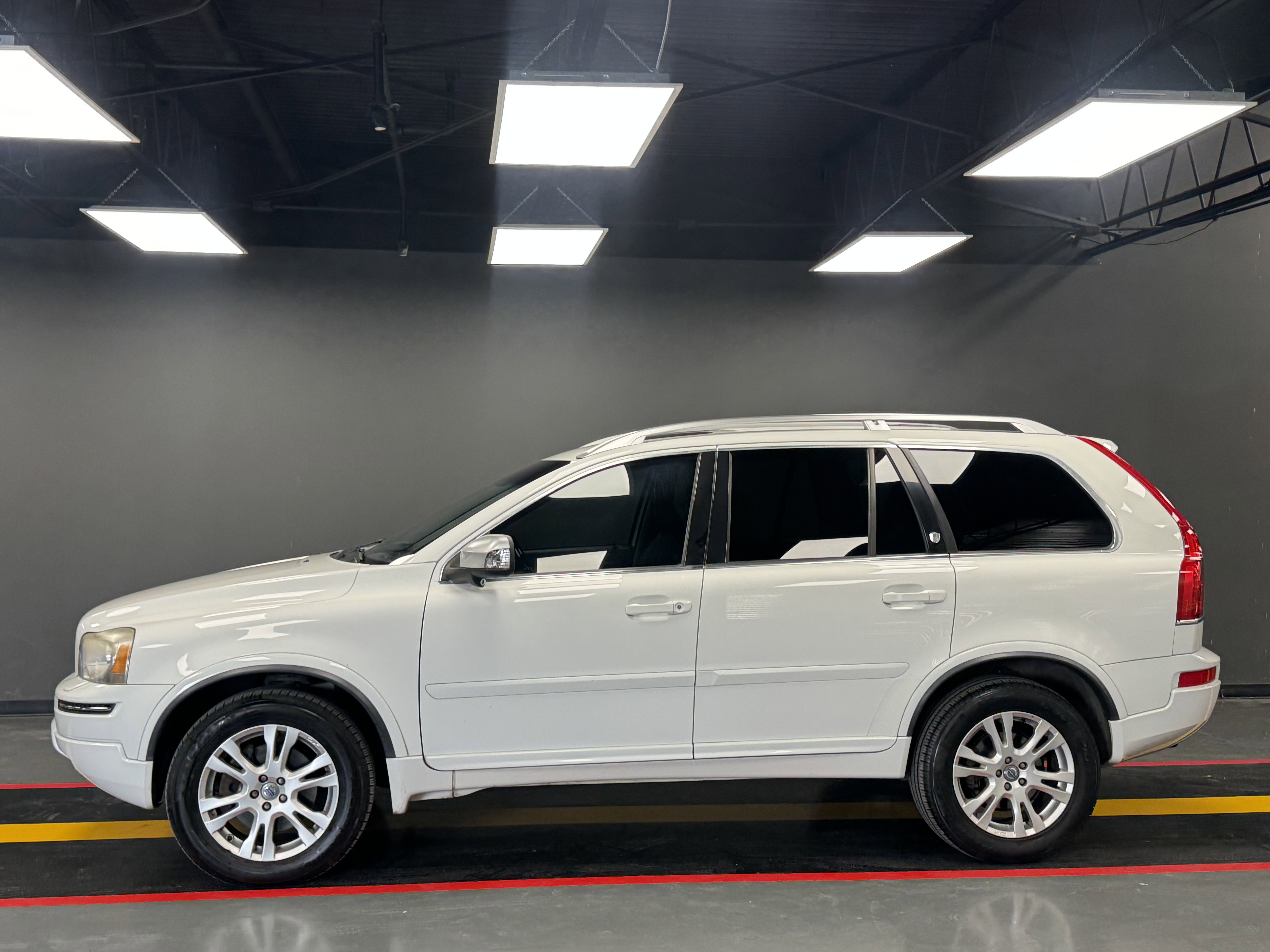 Used 2014 Volvo XC90 3.2 w/ Climate Package FWD image 3