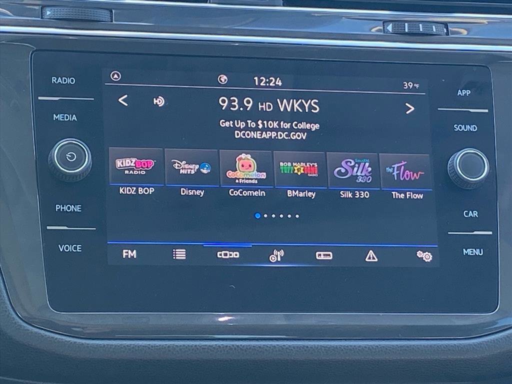 Used 2022 Volkswagen Tiguan SE image 8