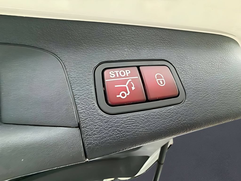 Used 2022 Mercedes-Benz GLS 450 4MATIC image 35